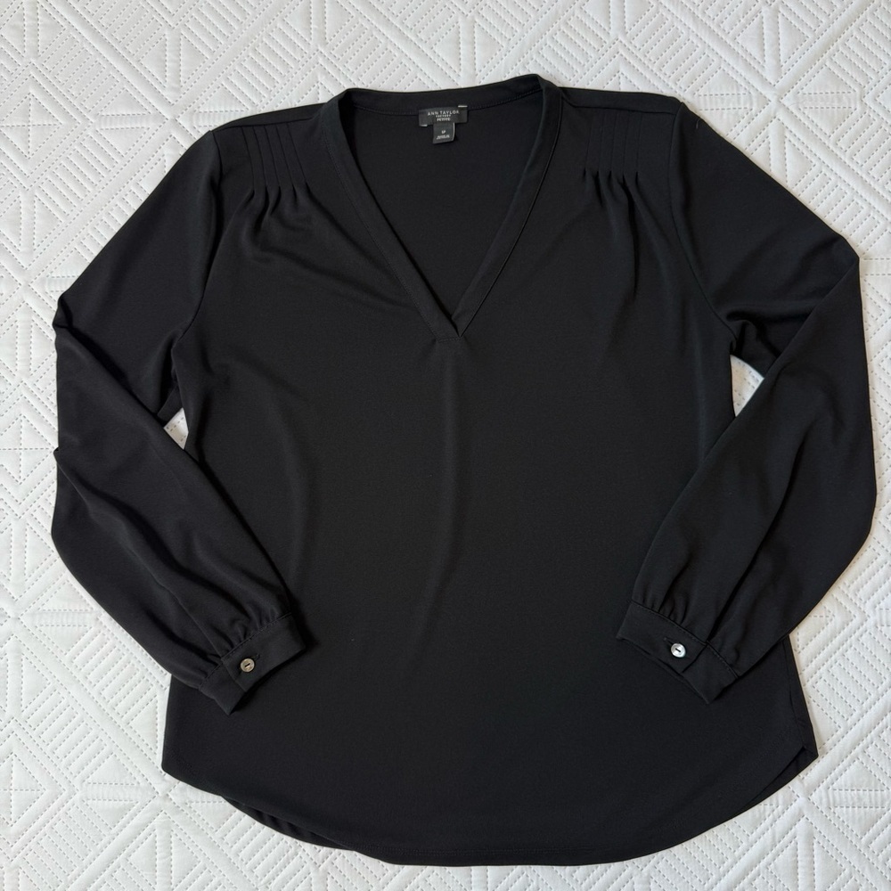 Ann Taylor V-Neck Long Sleeve Blouse Size SP